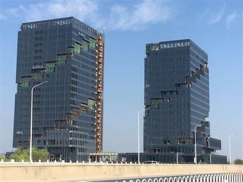 华新大厦：现代化商业空间，引领洪山新潮流