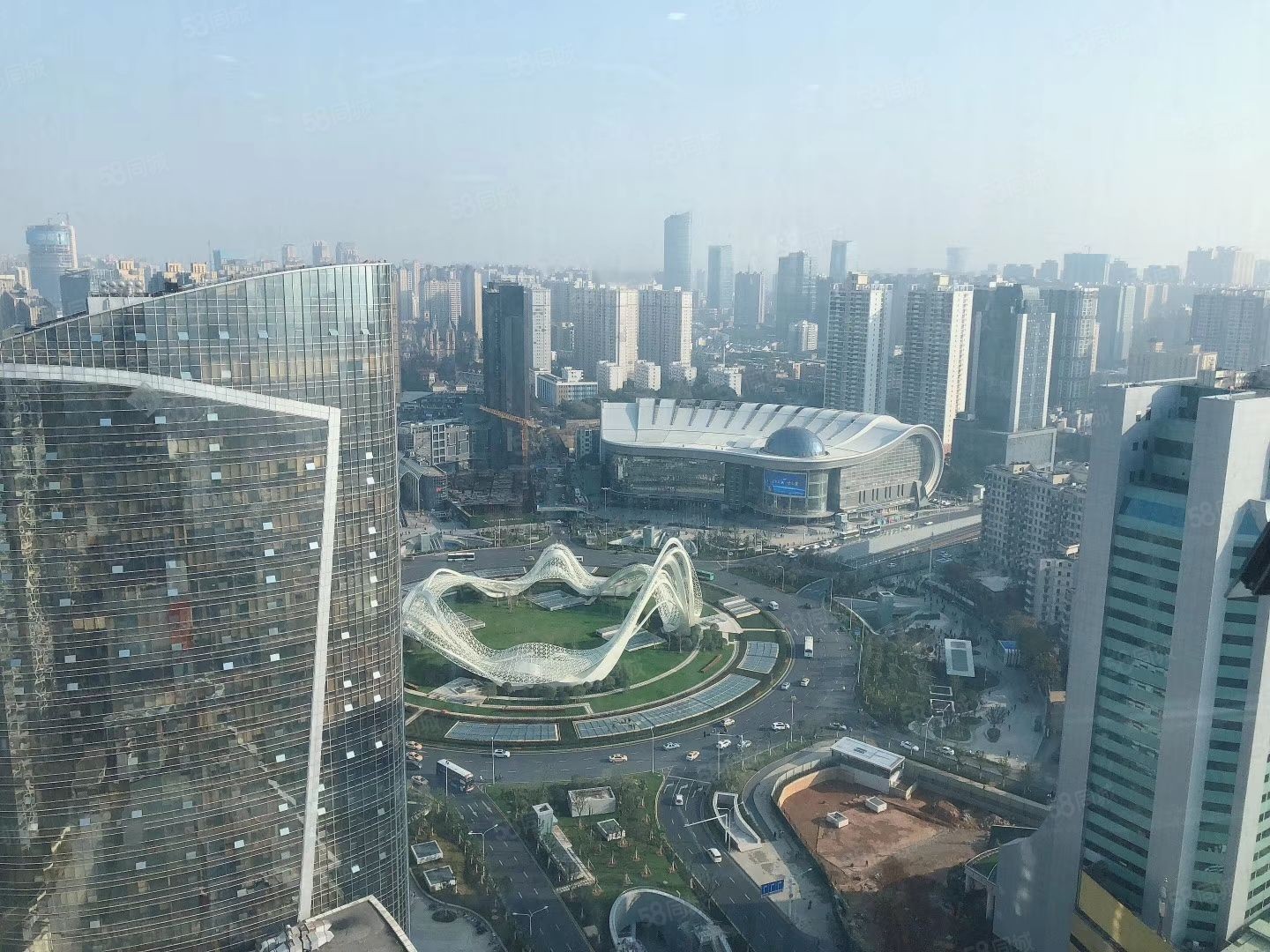 同城广场：商业地产的璀璨明珠