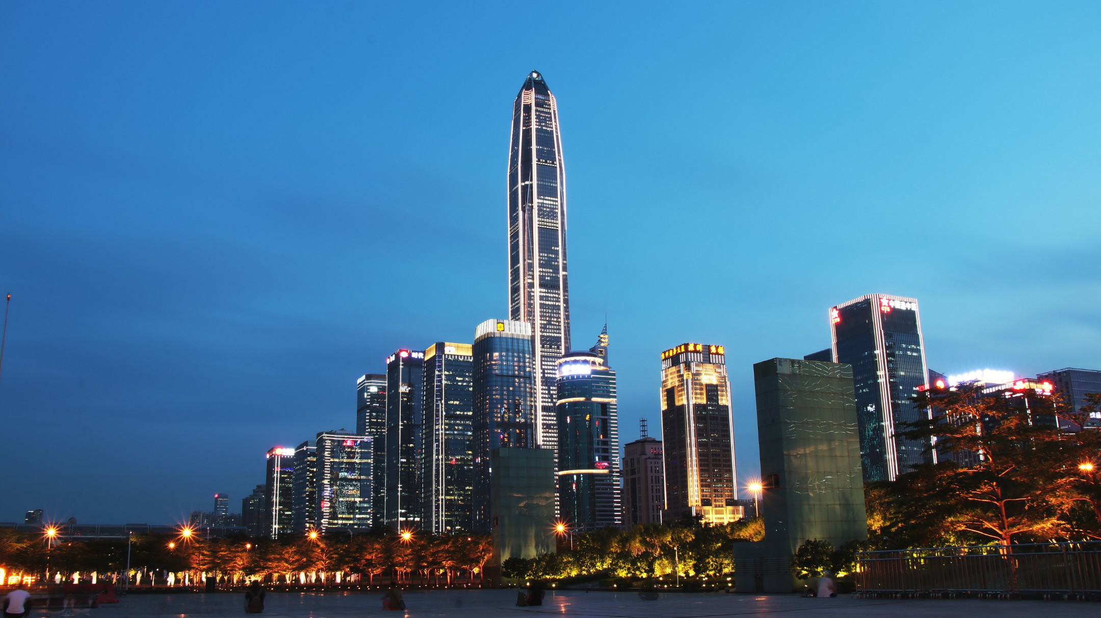 平安大厦：繁华江汉路的优质商业地产