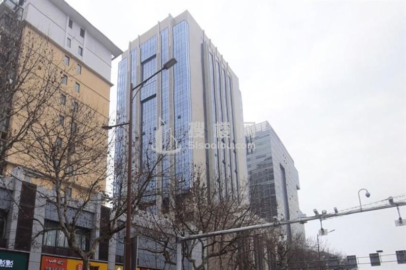 南京市秦淮区中山南路499号，繁华地段的长乐大厦