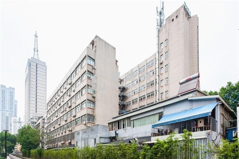 银鸿商务中心：高端商业地产的品质典范