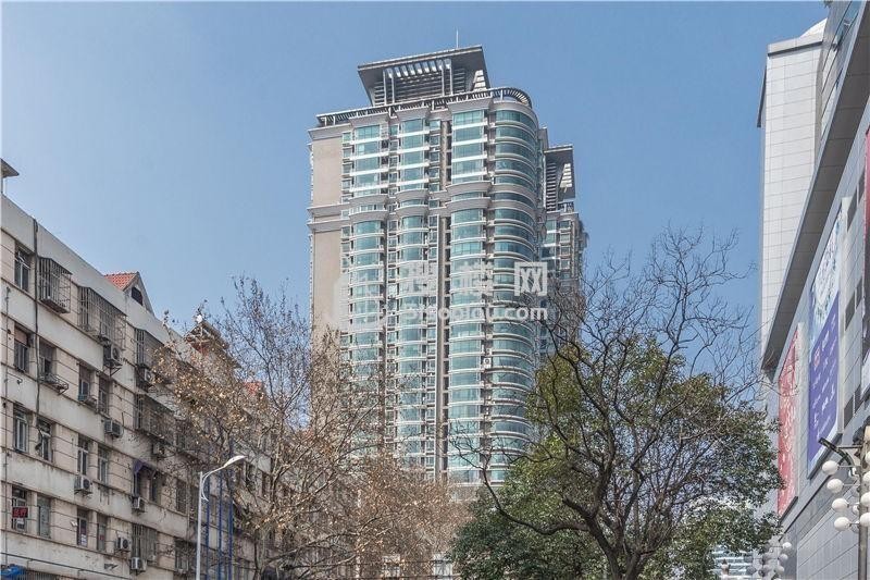 《东方名苑：南京市秦淮区石鼓路33号的精品商业地产》