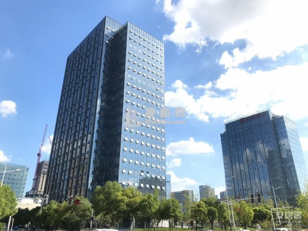 中国人寿大厦，打造燕山路的地标性商务中心