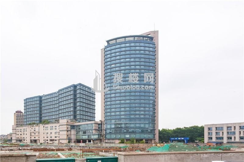 新城市虹桥中心，商业地产的璀璨明珠