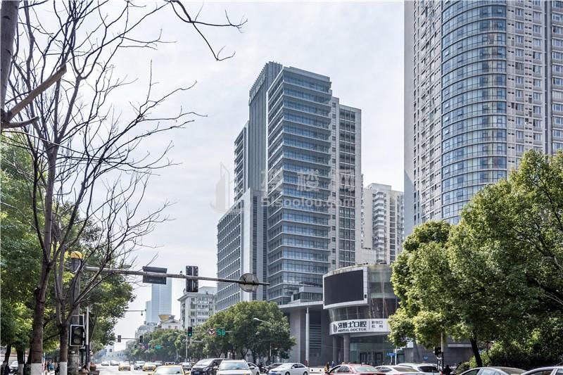 城开国际大厦：洪武路黄金地标，商业地产的璀璨明珠