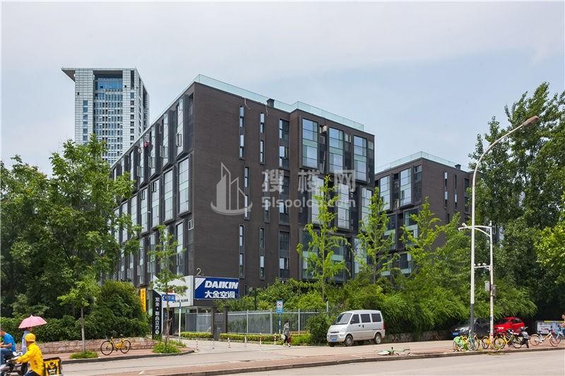 紫金联合立方：打造高端商业地产新标杆