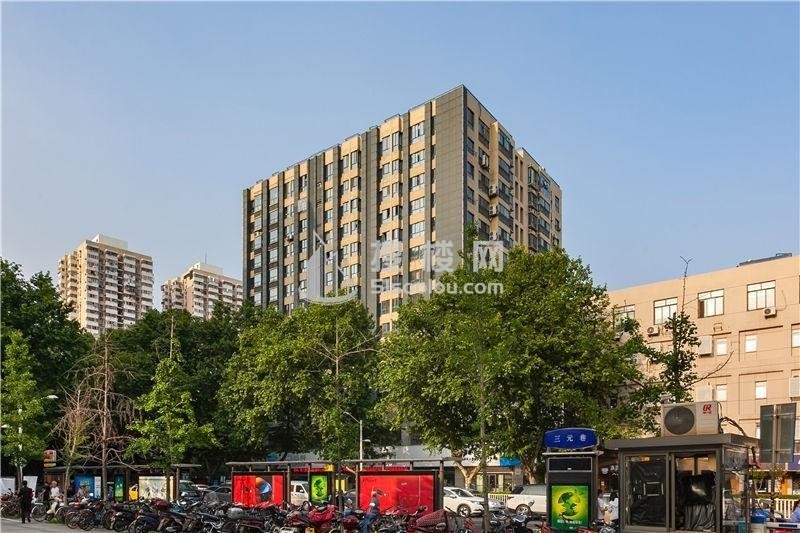 盛天大厦，坐享中山路繁荣，租金2.7元起，交通便利