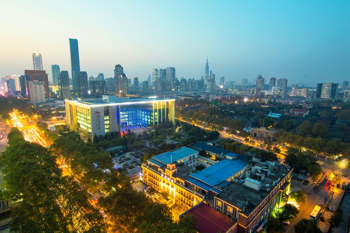 大行宫大厦——占据城市中心的黄金地段，尽享便捷交通与繁华商业氛围