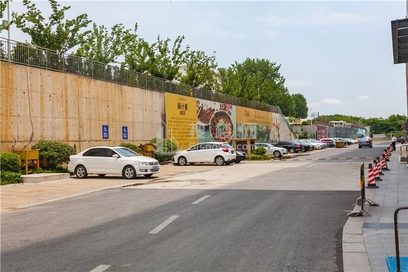 常发广场——红山路的经济明珠，您的商业理想之地