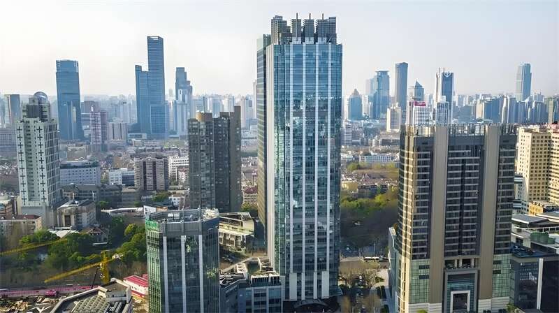 淮海国际广场：追求卓越，定义现代商务生活新高度