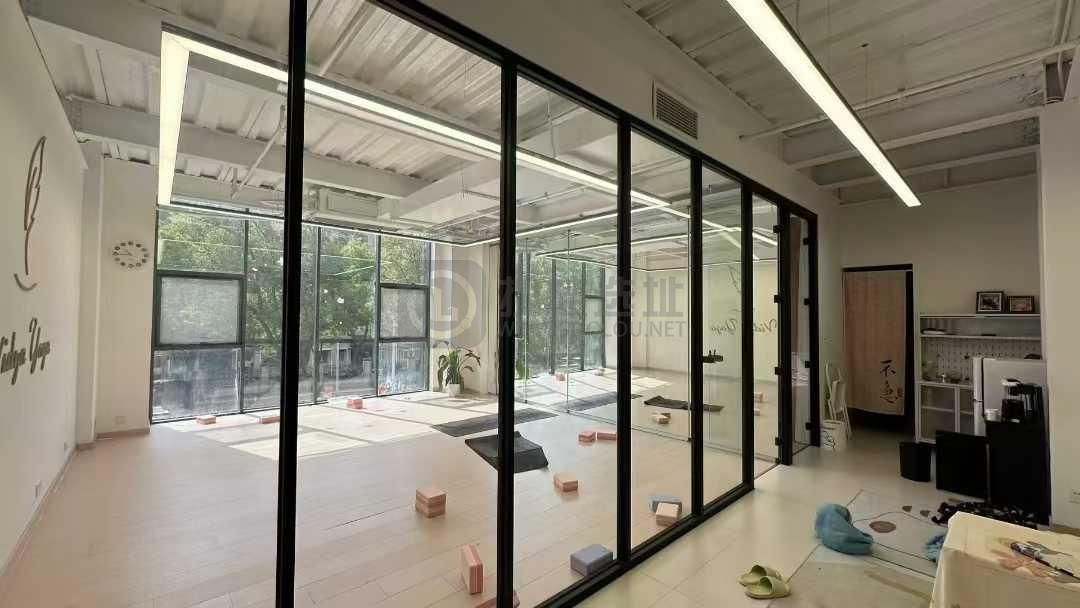 歆翱·万荣中心广场