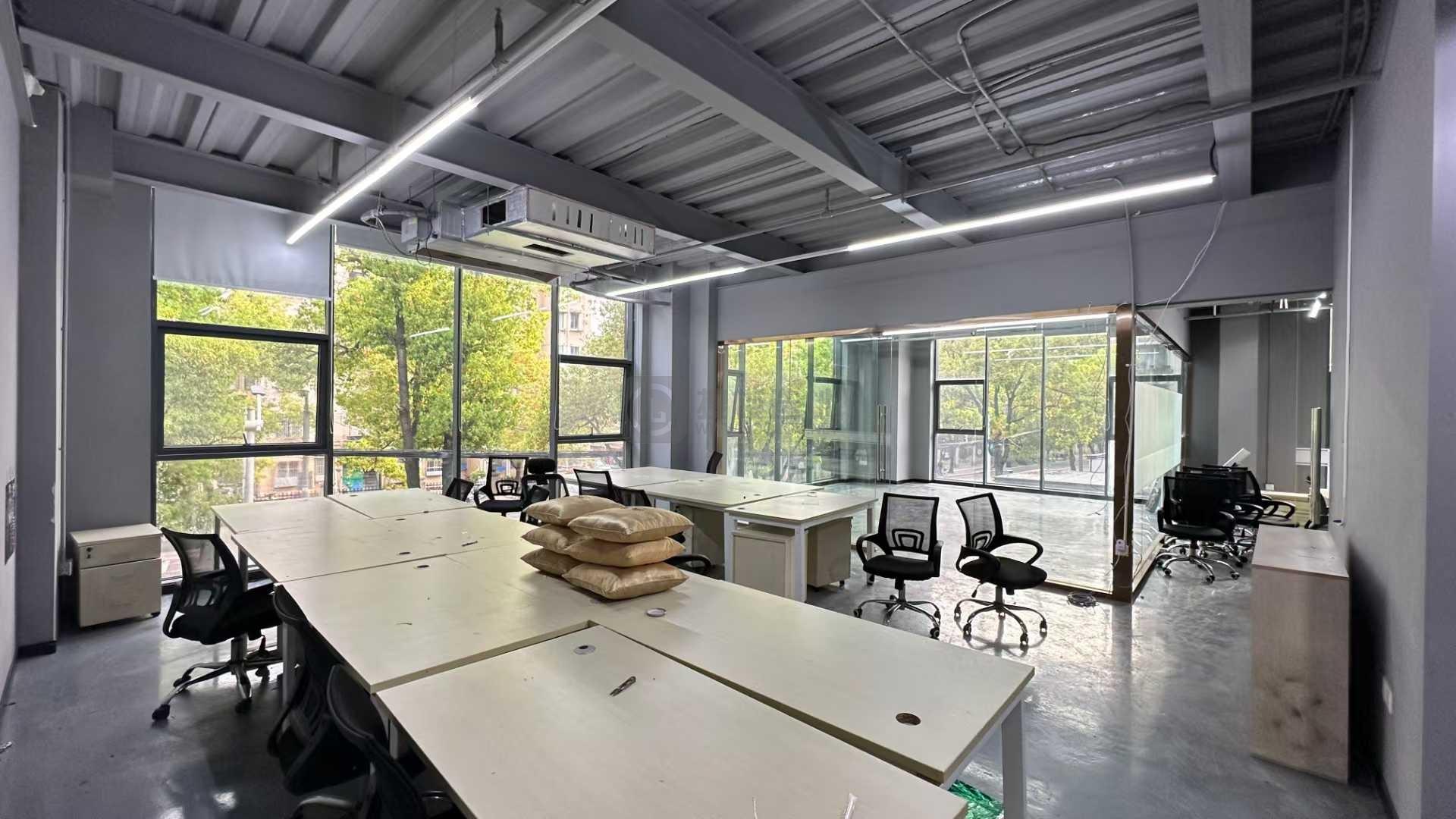 歆翱·万荣中心广场