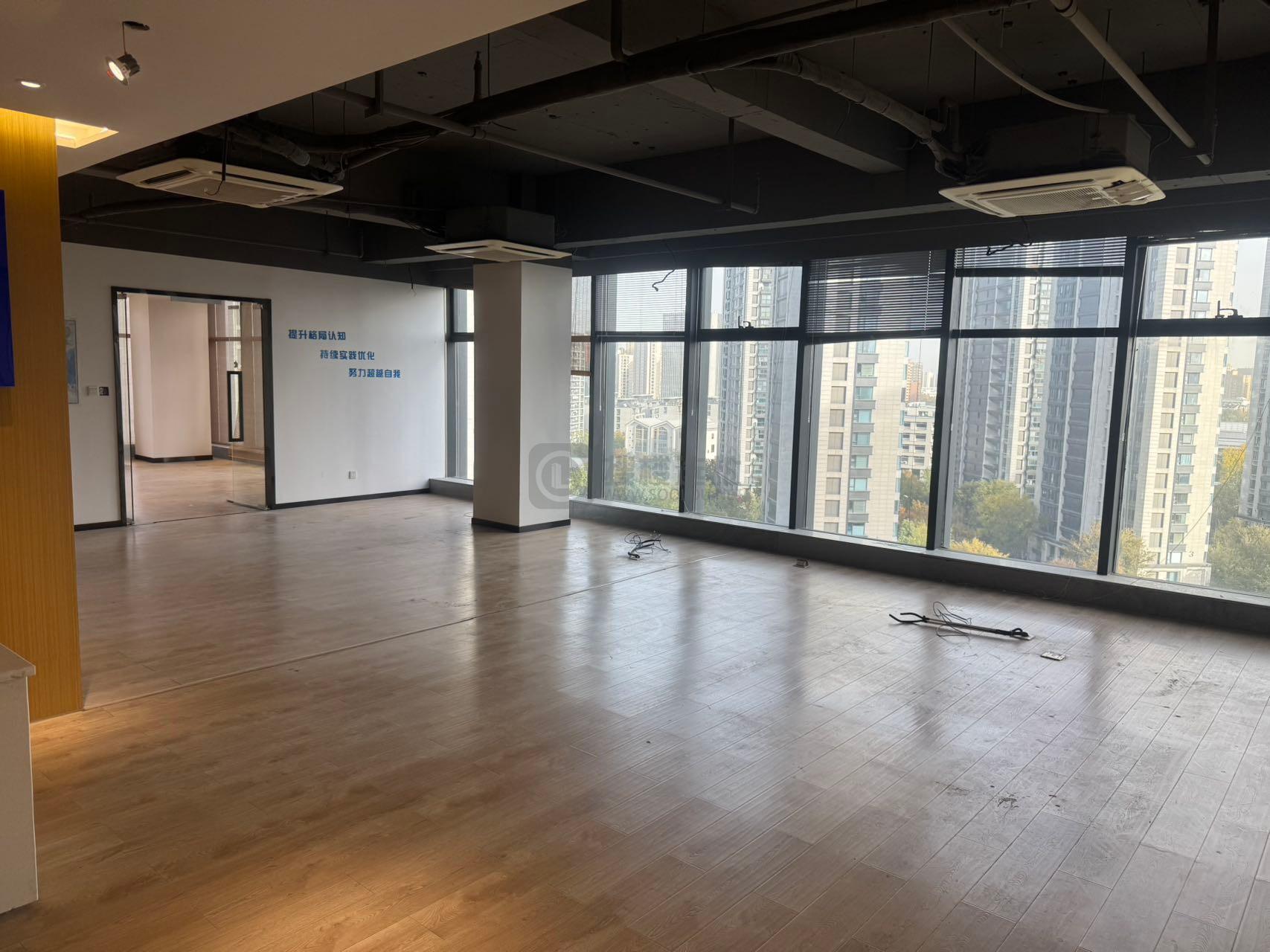 天瑞国际400平米办公室出租