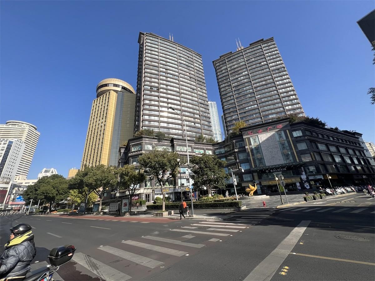 标题三：无锡梁溪区汇金广场写字楼租赁指南：核心商圈办公首选