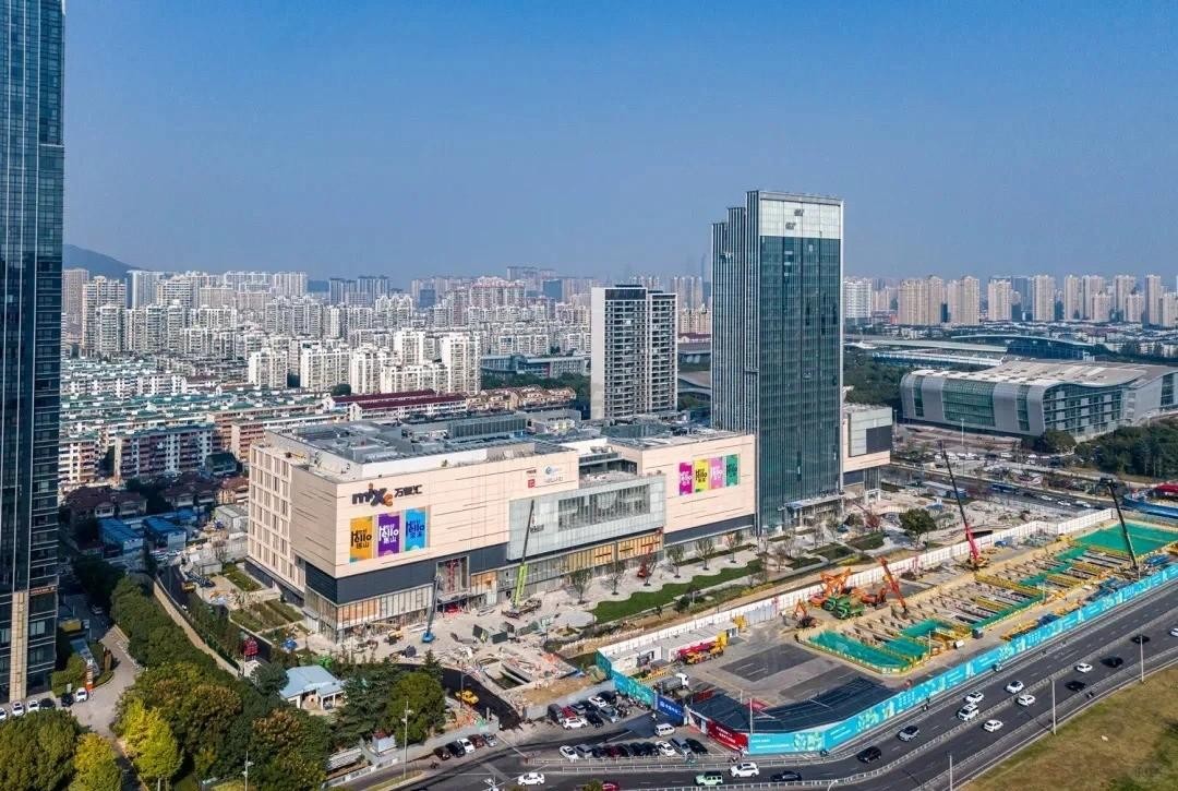 地铁上盖+万象汇商业，华润置地大厦打造无锡高效办公新标杆