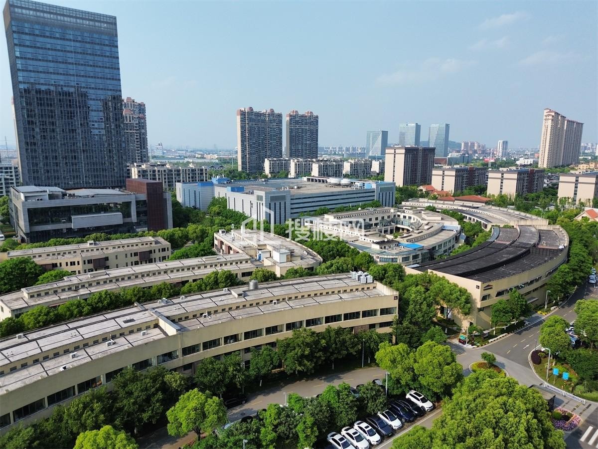 地铁口5分钟，得房率70%——搜客天地办公空间租赁指南