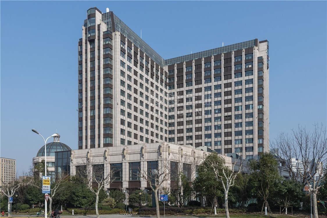 不止于办公：长风嘉庭国际广场，一座融合俱乐部与商业的商务综合体