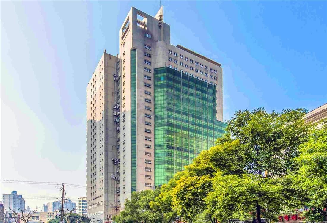 地铁上盖商务综合体：长久商务中心一站式企业办公解决方案