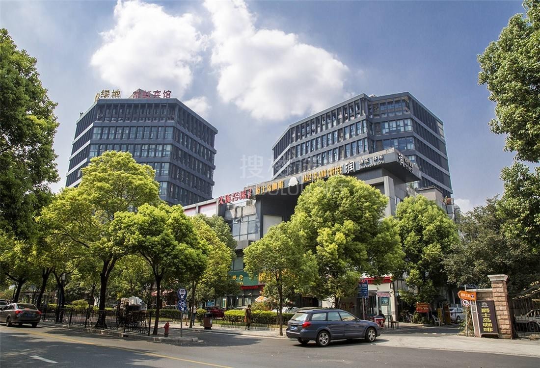 地铁口LOFT办公优选：深度揭秘绿地威科国际大厦硬件与租金