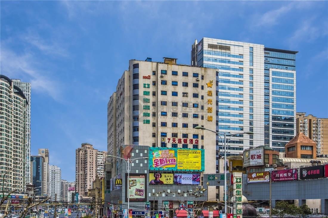 长寿路地铁口甲级写字楼|上海昆仑商务中心：双轨交汇，14条公交环伺，即租即用