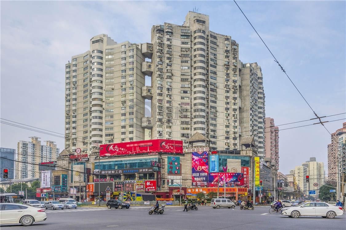 核心地段办公：常德大厦，坐拥长寿路商圈，地铁7/13号线交汇，配套成熟