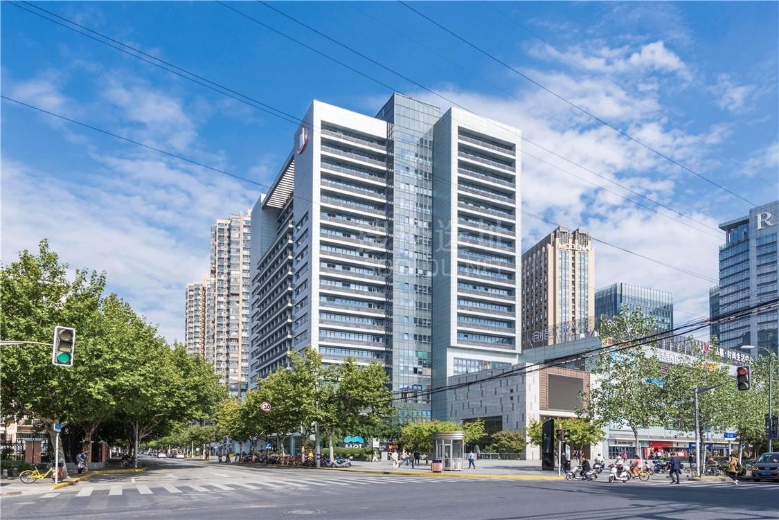 地铁上盖办公新选择：探秘新城市中心广场灵活租赁空间与多元配套