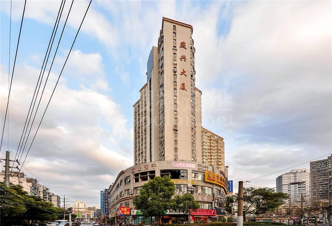 入驻长寿路核心商圈|燕兴大厦：商住一体甲级写字楼租赁指南