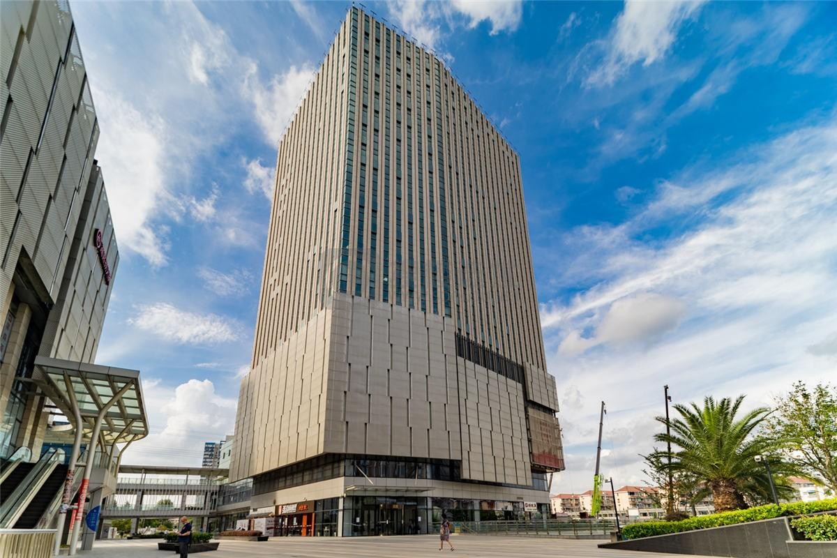 双轨交汇，智汇未来：上海华大科技园办公空间全解析