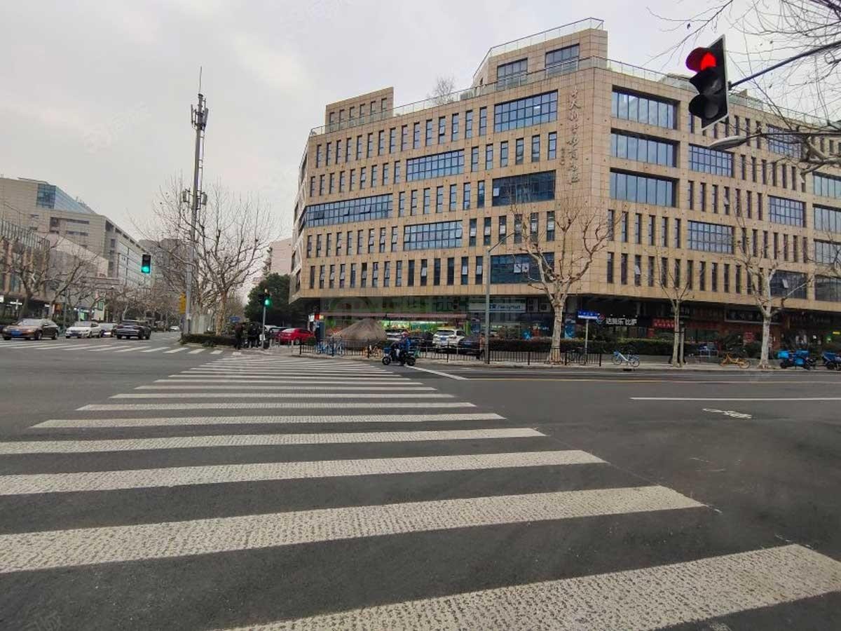 普陀性价比之选：中天新曹杨商务大厦全维度解析与租赁指南