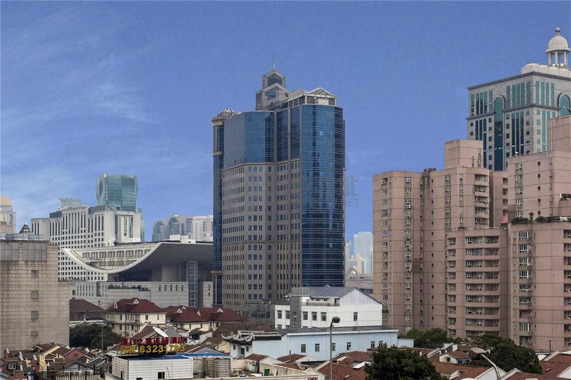 入驻人民广场核心区：中区广场——绿色健康与商务效率兼备的办公之选