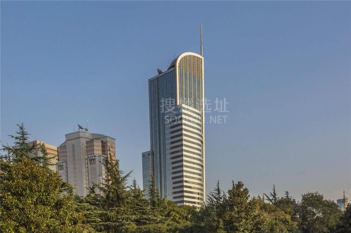 延安路“银色巨人”：港陆广场高性价比甲级写字楼入驻指南