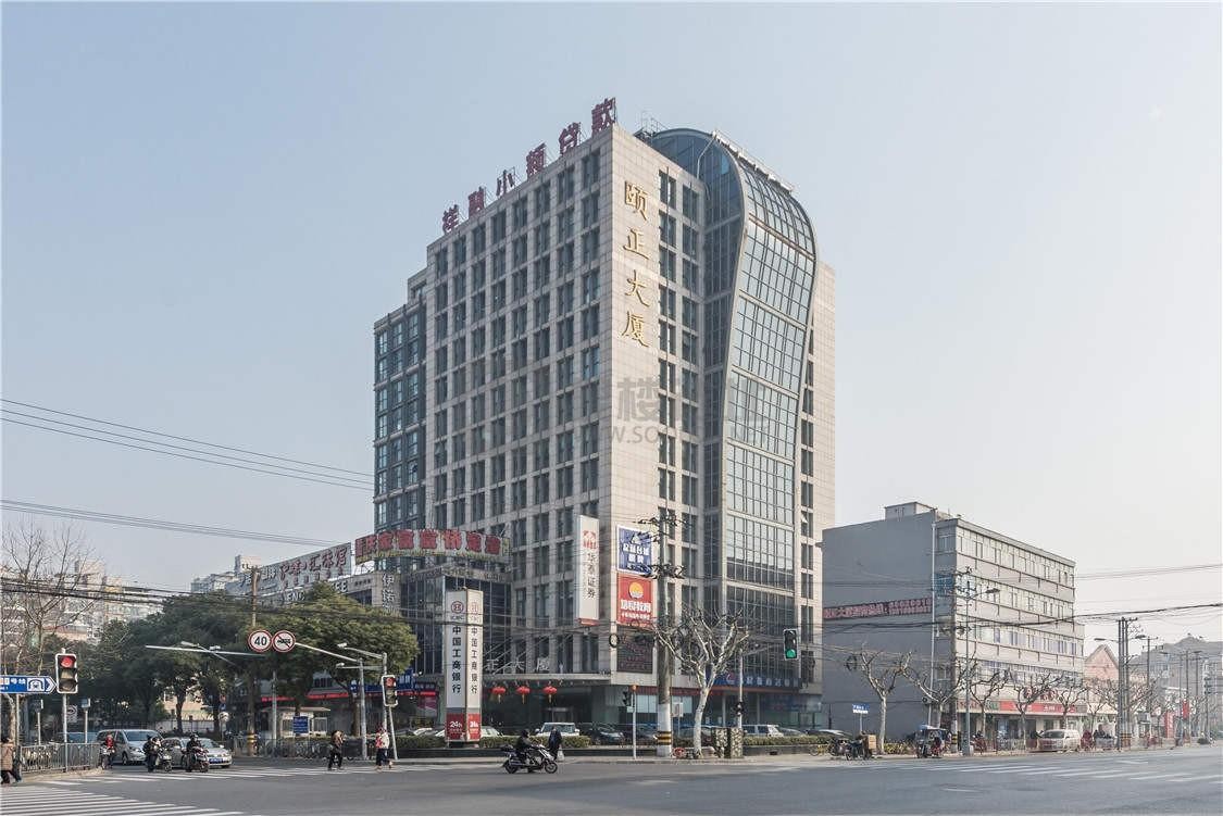 地铁口性价比之选：上海颐正大厦办公空间租赁指南