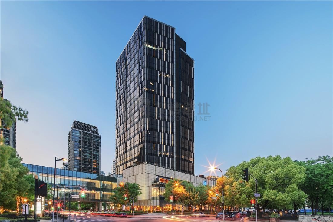 择址新天地核心，启幕高效商务新篇章——企业天地5号超甲级写字楼全景解析