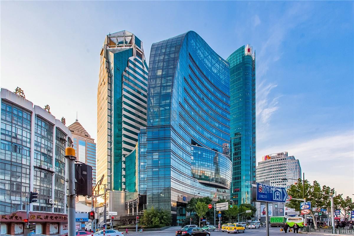 踞守南京东路地铁口：揭秘申大厦的区位优势与办公空间价值