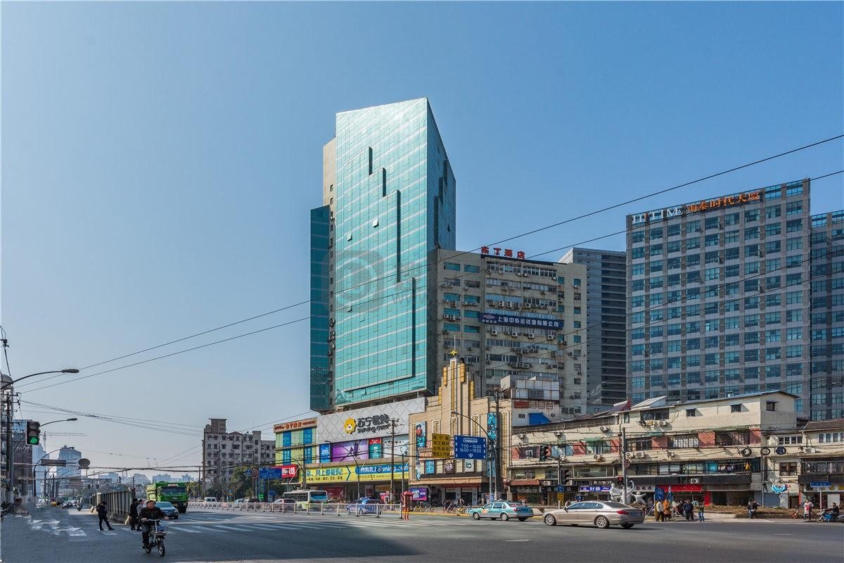 虹口海宁路甲级商务楼：60000㎡双塔建筑，无柱设计灵活办公空间