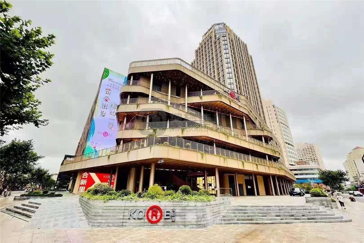 创意办公新选择：探秘虹口合新里，由商场裙房焕新而成的绿色商务空间