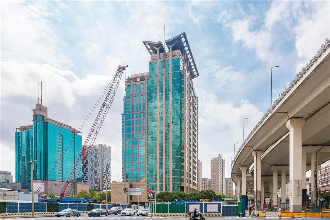 经典焕新，智享办公：探秘淮海中路博银国际大厦的租赁优势与商务环境