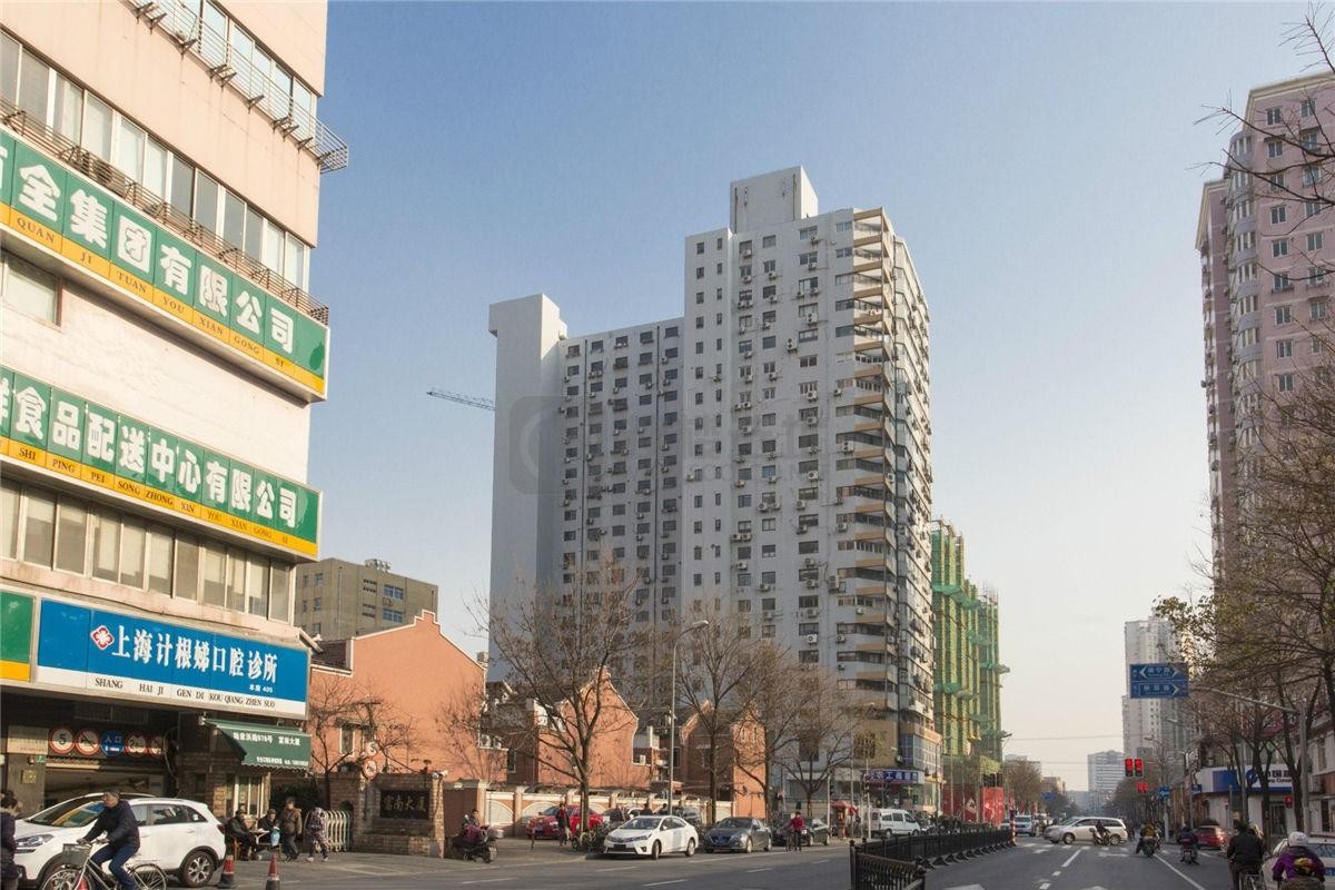 双轨交汇，便捷通达：探秘南车站路华教大厦办公空间