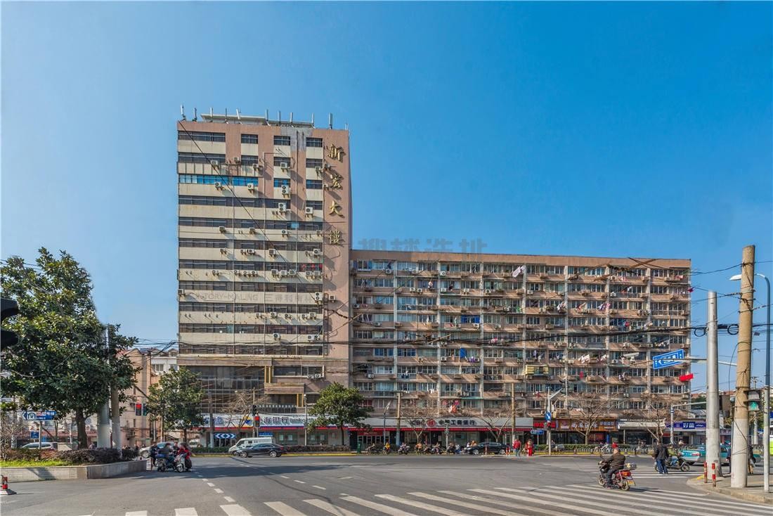 地铁口写字楼：新宏大楼，步行5分钟达10号线，交通便捷配套全