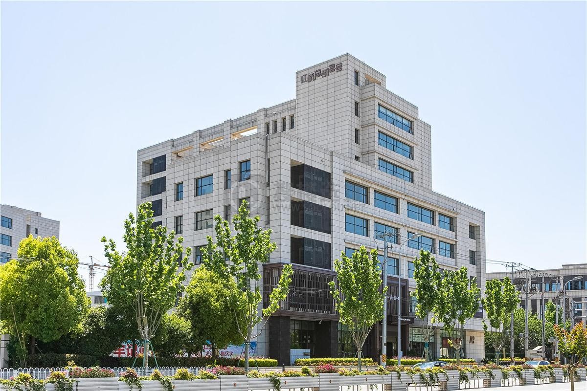 绿色智慧办公新标杆：探秘大虹桥CBD的虹桥总部2号