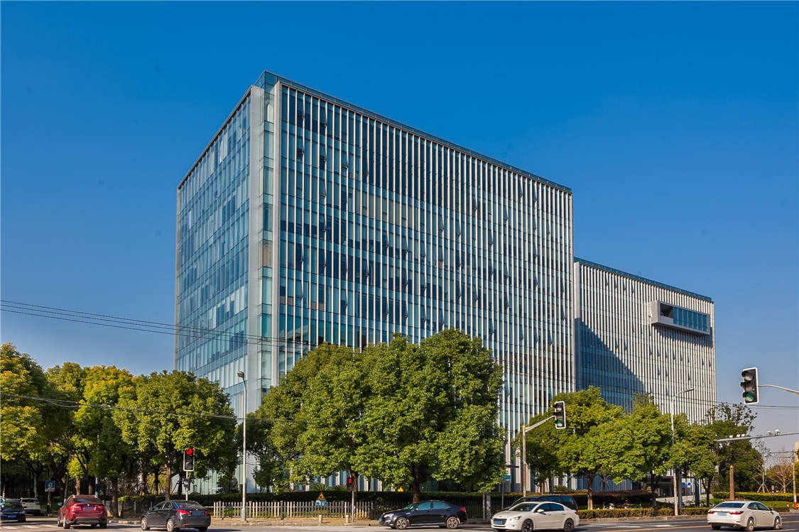 闵行商务新地标|上海赢嘉广场甲级写字楼全解析：交通、租金与配套一览