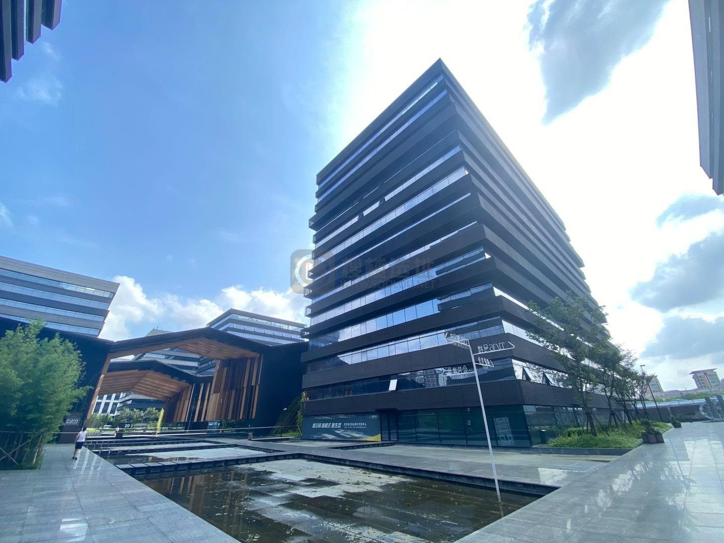 枢纽之上的企业独栋：探秘上海虹桥国际展汇写字楼的租赁价值与商务生态