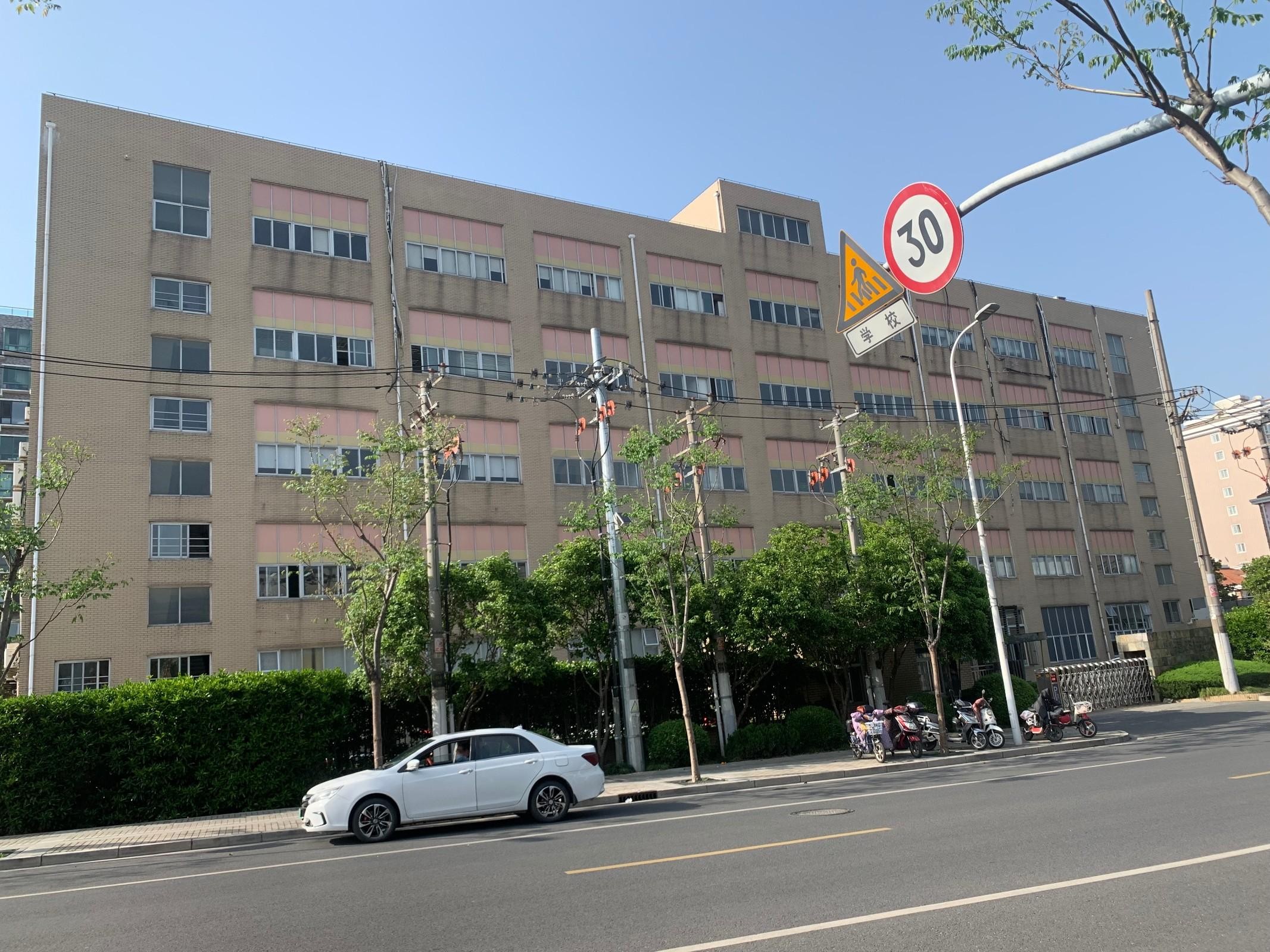 闵行虹梅路力玮科技大楼租赁全解析：5层乙级写字楼，150个车位，地铁10号线直达