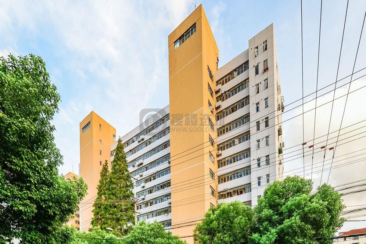 主打区位交通：​抢占五角场商圈！峰华大楼写字楼出租，国企物业护航，临近双地铁