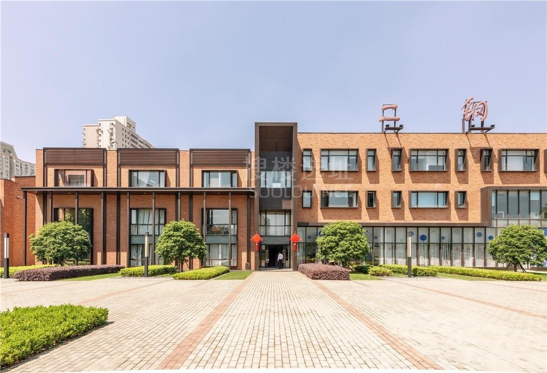 干货型标题：上海互联宝地楼盘档案：2017年竣工，400个车位，VRV空调独立控温