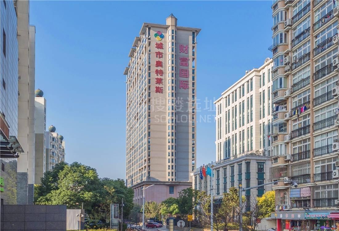 财富国际广场写字楼招商：坐拥三轨交汇，尊享超甲5A商务配置