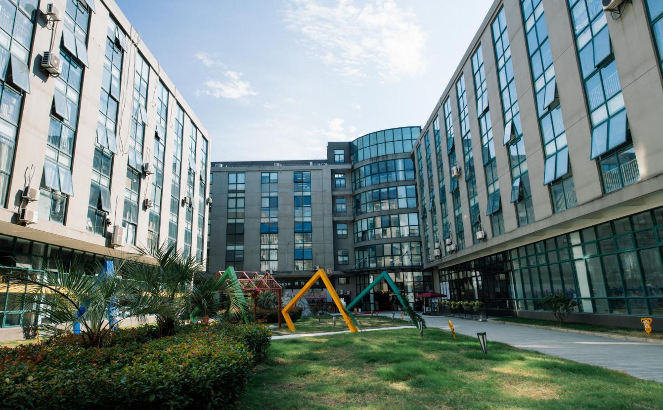 青浦盈港东路6433号写字楼：多元户型与一站式企业服务