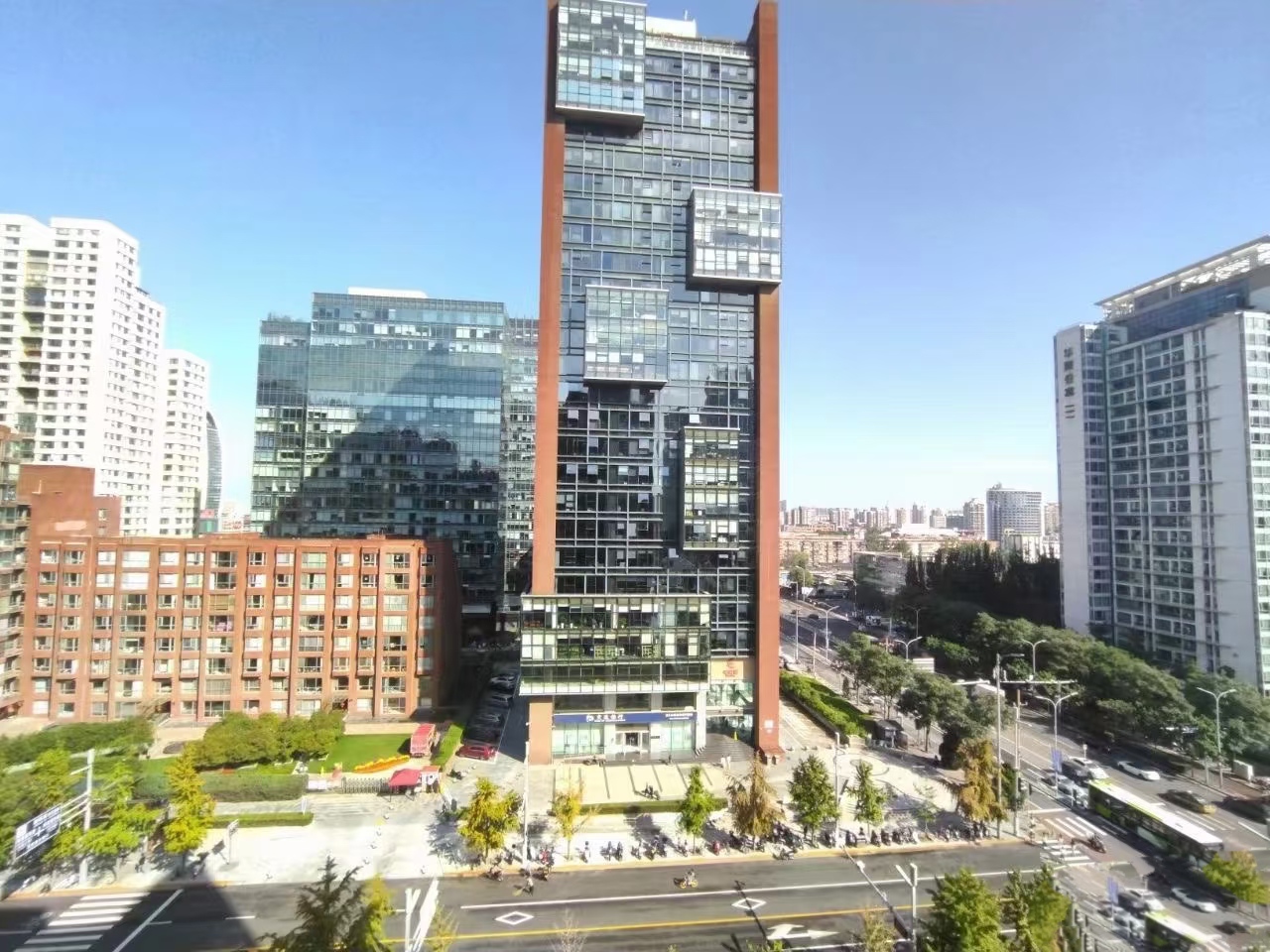 蓝堡国际中心1座写字楼出租_朝阳区大望路_业主直租400-087-7868