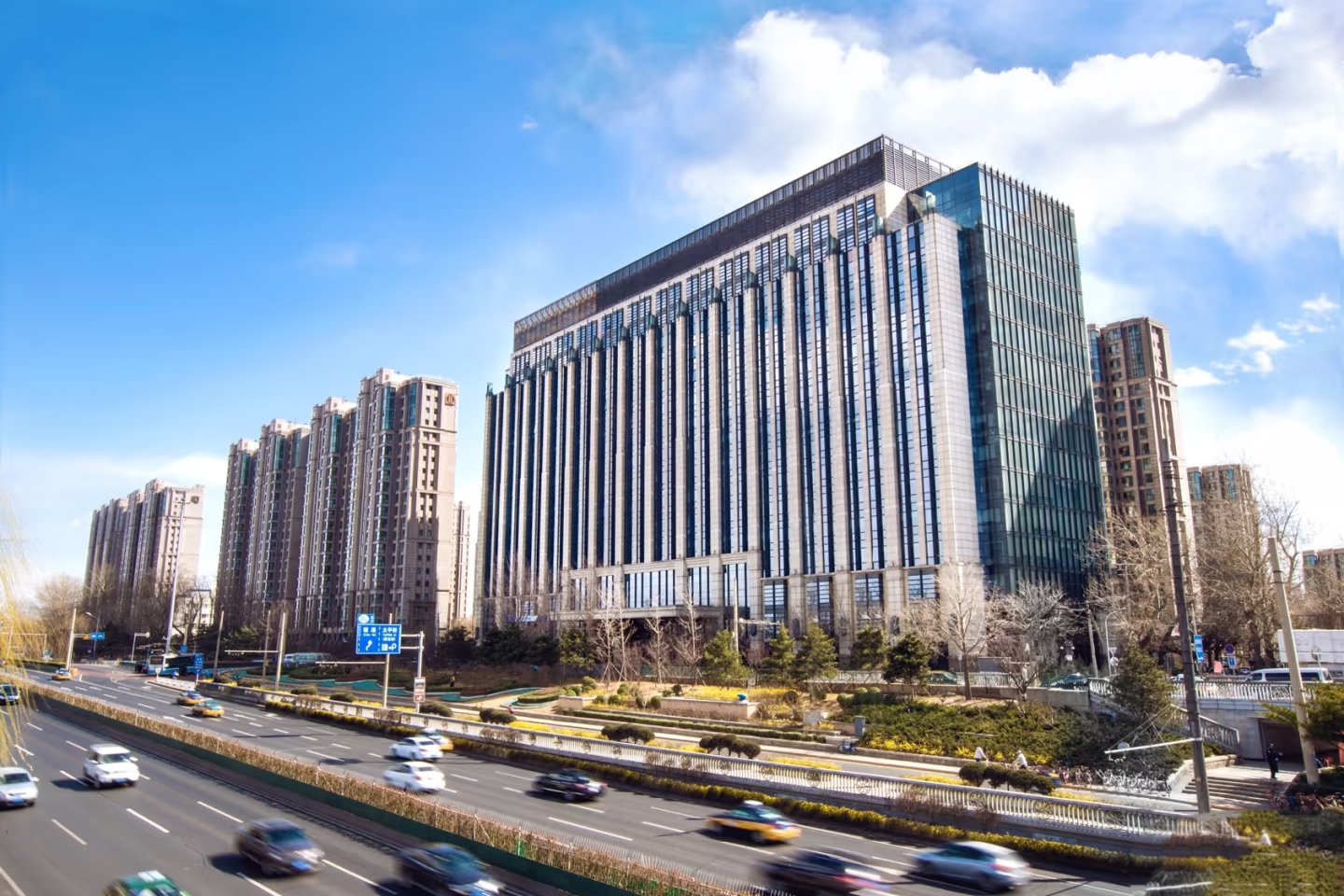 中海地产广场写字楼出租__业主直租400-087-7868
