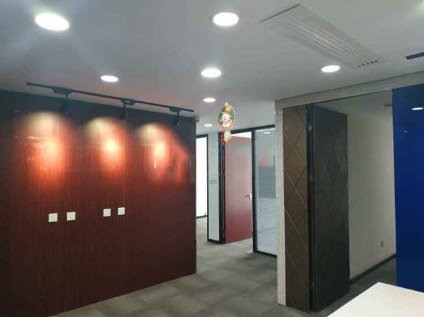 建外SOHO199平米,户型方正精装修写字楼出租__业主直租400-087-7868